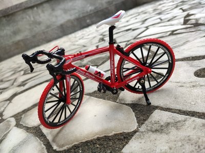 公路自行車 單車模型 1:8 賽道自行車 彎把腳踏車模型 1/8 高速自行車 咖打掐 卡打掐