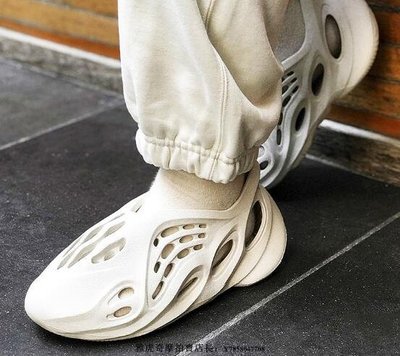 Adidas Yeezy Foam Runner Sand 米白 沙色 百搭 新款 慢跑鞋 FY4567 男女鞋
