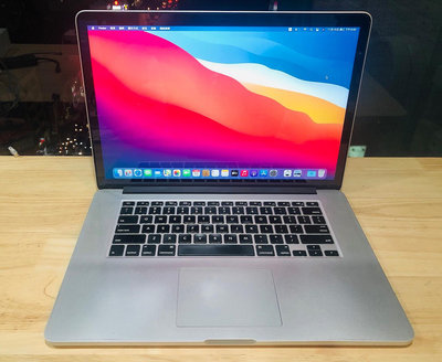 台中 2014年 MacBook Pro 15吋 i7(2.8) 16g 512G 英文鍵盤 879次 二個按鍵無法使用
