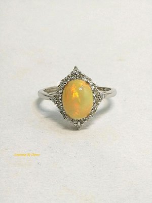 特惠商品-蛋白石戒指-1.76克拉(Opal) ~衣索匹亞頂級蛋白石，全淨體明顯的紅、綠火光 (女戒)-輕珠寶