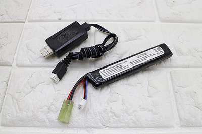 [01]7.4V USB 充電器 + 7.4V 鋰電池口香糖( M4A1鋰鐵充電電池EBB AEG電動槍