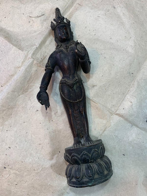 (二手)-清代尼泊爾風格觀音材質為青銅高約31cm尼泊爾老佛像 古玩 擺件 老物件【靜心隨緣】1079