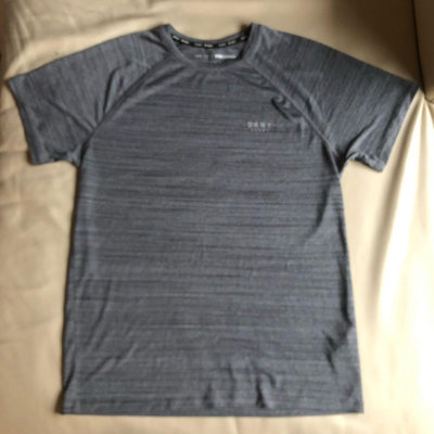 [品味人生2] 保證正品 DKNY SPORT  灰色 短袖T恤 短T  運動上衣 SIZE M
