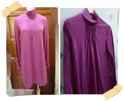 免運特價。T-PARTS【全新專櫃商品】紫紅色 甜心混搭款直條壓摺點點混紡縐摺長袖立領棉洋裝。