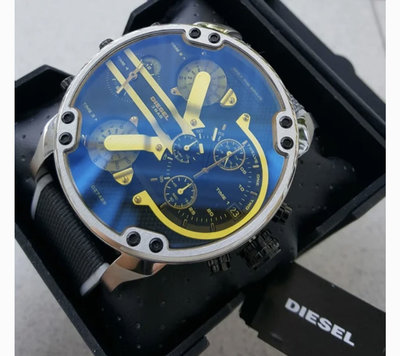 全新正品DIESEL MR.Daddy 2.0系列 偏光變色錶面 尼龍皮革錶帶 石英 三眼計時 男生手錶 DZ7429