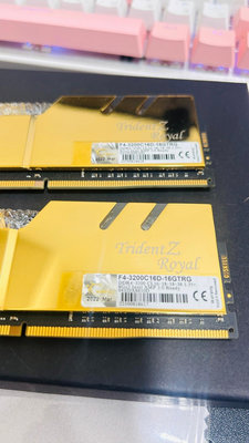 【二手轉售】G.SKILL芝奇 皇家戟 8Gx2 DDR4-3200金(F4-3200C16D-16GTRG)
