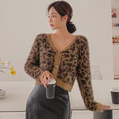 韓國代購🌾復古豹紋圖案小V領保暖毛毛針織衫 外套