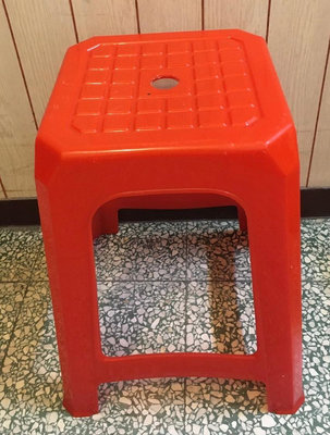 二手 高約47cm 塑膠椅 紅色/白色休閒椅
