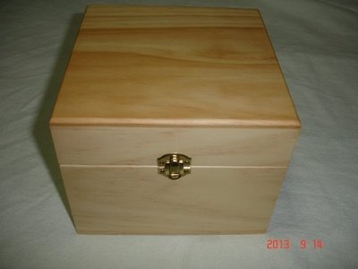 《多桑原木傢飾》9格松木實木精油木盒~100ml(基礎油)