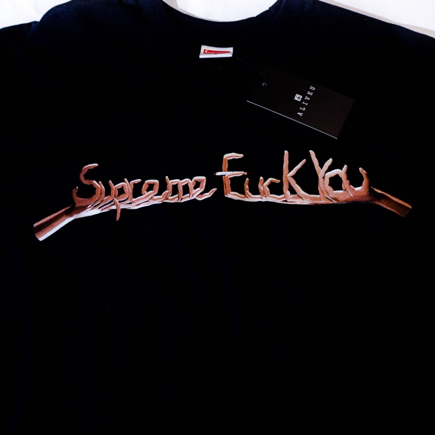 Supreme Fuck You” finger Tee. (Black) 短袖黑色短T | Yahoo奇摩拍賣