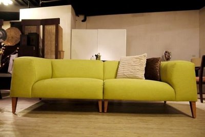 HODERN - Poliform Metropolitan，蘋果綠枕頭沙發+柚木腳座+可可色皮革書報夾，保證同規格最低價!