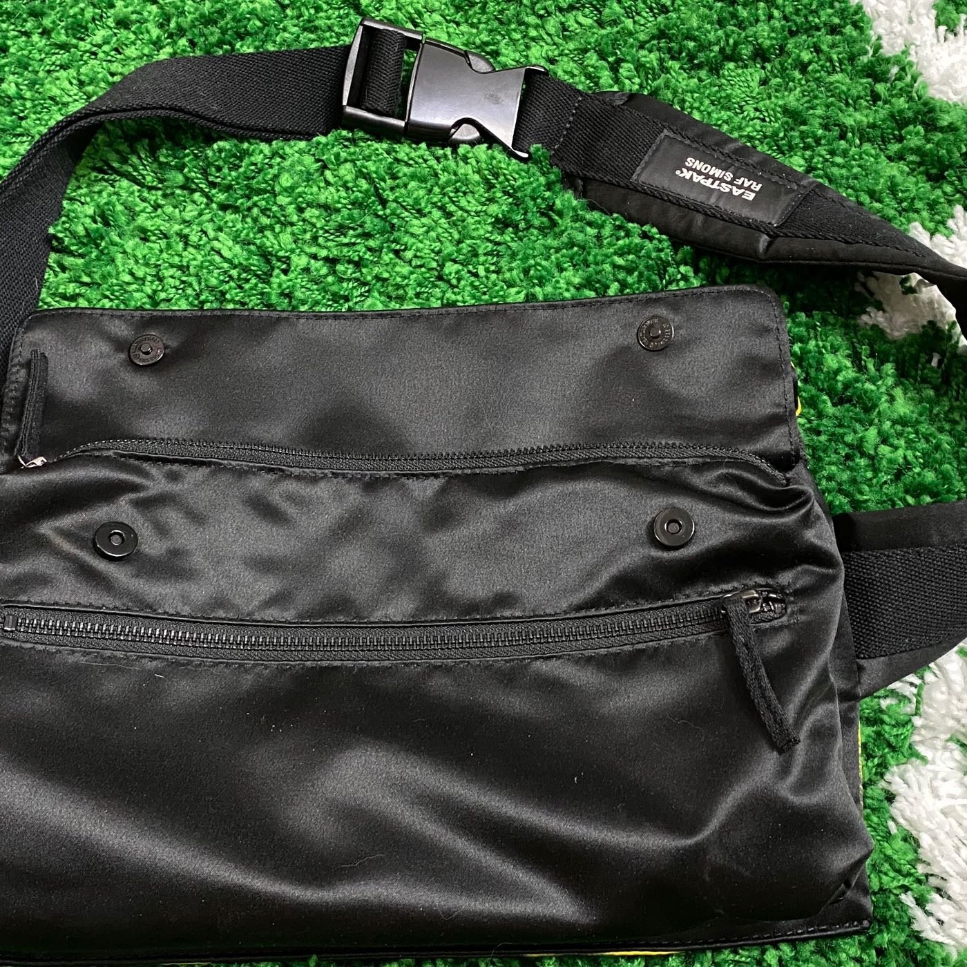 近全新保證真品Raf Simons x Eastpak Poster Waistbag 聯名郵差包側