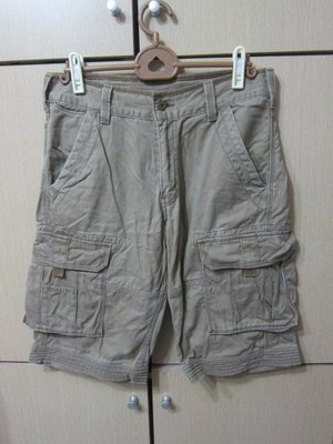 衣市藍~LEVI'S 休閒短褲 (W29~卡其~) (200424)