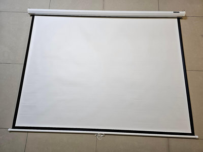 全新席白投影機布幕4邊黑邊簡易型攜帶式100吋(4:3)壁掛投影銀幕 手拉布幕