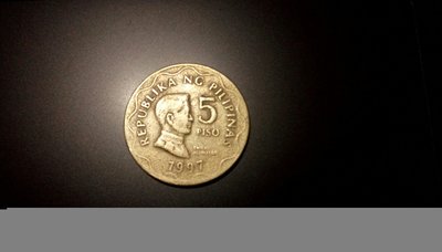 【0521】菲律賓Pilipinas 錢幣 5 piso 披索 1997 年 二手