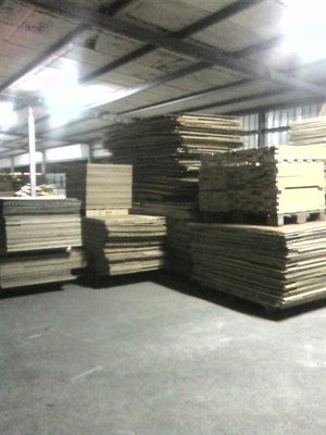 各式中古木料合板.角料.木板.棧板.批發零售代客訂製各式棧板.木箱