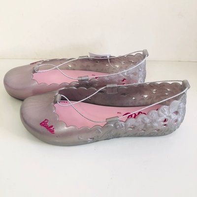 《現貨》IPANEMA BARBIE TRENDS SAPATILHA KIDS 女童 包鞋 巴西尺寸34（芭比公主 雕花娃娃鞋-銀色）