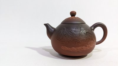 【不動茗壺】台灣鶯歌手拉胚茶壺---林國順 雙彩山水壺