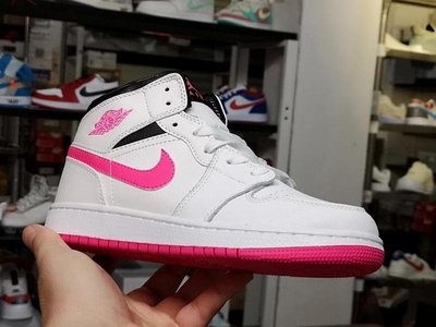 Nike Air Jordan 1 MID 黑白粉 鴛鴦 情人節 籃球鞋 女鞋555112-106