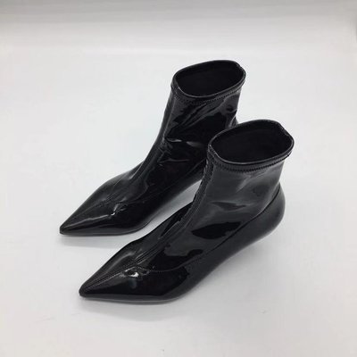 100％原廠 冬季STELLA LUNA短筒女靴尖頭牛漆皮高跟 短靴金屬跟尖頭細跟裸靴