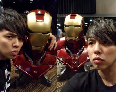 正版Iron Man MK2 鋼鐵人 1:1 1/1眼睛可發光  sideshow款復仇者聯盟潮流小鬼
