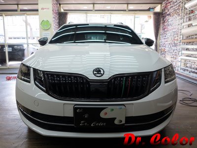 Dr. Color 玩色專業汽車包膜 Octavia Combi 亮carbon/高亮黑/髮絲黑/黑carbon_水箱罩