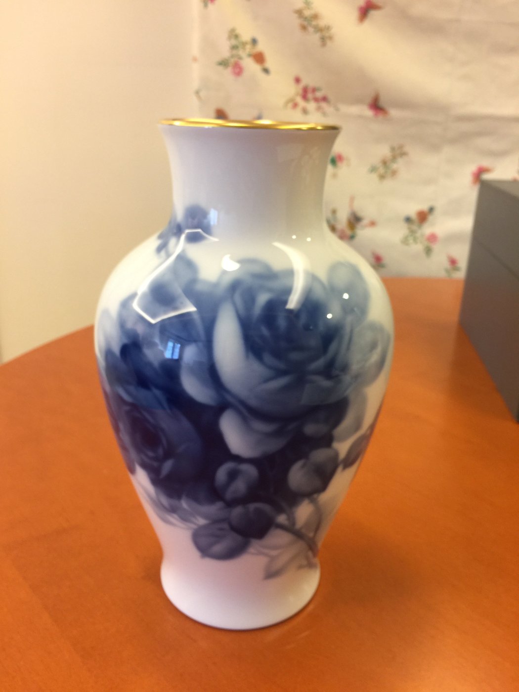 日本製OKURA 大倉陶園藍玫瑰花瓶（特價品） | Yahoo奇摩拍賣