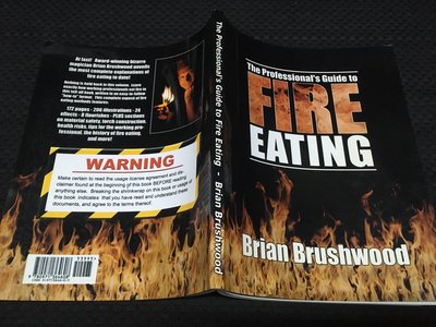 「環大回收」♻二手 叢書 早期【The Professional's Guide to Fire Eating】中古書籍