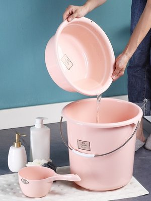 塑料桶家用儲水用臉盆水桶水勺三件套加厚學生手提宿舍洗衣桶