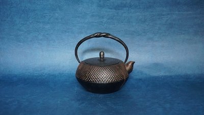 小霖茶堂~日本傳統工藝~南部照光堂細霰型砂鐵壺/小砂鐵壺