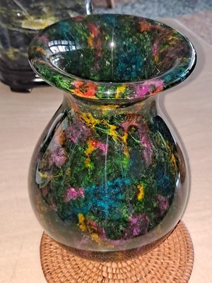 台灣花蓮七彩玉梅瓶（粉紅綠景）造型/尺寸約：直徑15/高20公分/ 重量約：1875公克/七彩玉梅瓶造型花瓶