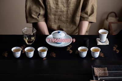 二手 手繪山水功夫茶具套裝泡茶辦公室德化白瓷蓋碗茶杯 中式復古茶具套組禮盒裝青松 閑置的【富榮】