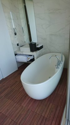 [時代木防水家具]浴室踏板(密拼30 x 30x 2.4cm)/浴室地板/陽台地板/ 戶外地板/防滑踏墊 止滑墊
