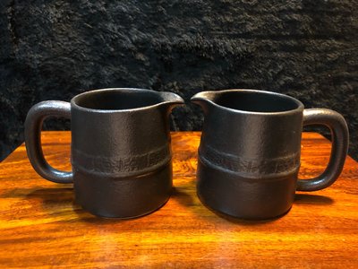 『華山堂』早期收藏 鐵砂窯 茶海 -窯燒 岩礦 柴燒 砂陶瓷茶具 2個一標 完整