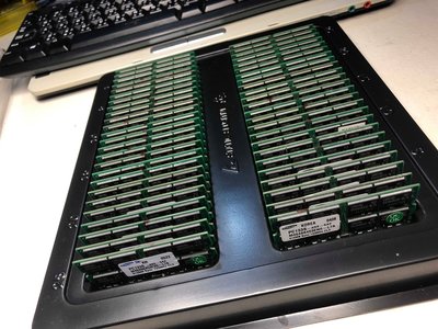 三星 SAMSUNG 512M X2支 = 1G 1GB SDRAM PC133 CL3 NB 筆電 用 NB20盒