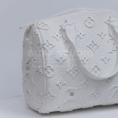 熱銷 潮玩擺件L驢包包V袋雕花花瓶客餐廳創意現代白色潮流裝飾物品輕奢