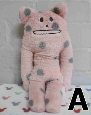 🌸Dona代購🌸現貨 日本正版 宇宙人Craftholic粉色灰點點可愛貓咪 玩偶/娃娃/抱枕 S號 C02
