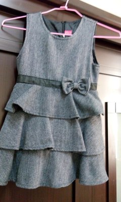 【異國滿屋】女童 冬天 灰色 蛋糕裙 蝴蝶結 背心裙(二手）
