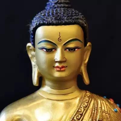 熱銷 釋迦牟尼佛佛像神像釋迦摩尼 尼泊爾手工紫銅鎏金藏傳密宗擺件22cm可開發票