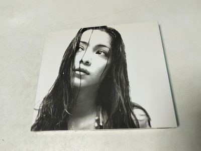 日本:安室奈美惠[甜蜜19歲的藍調]1996日本艾迴限量封面+紙盒.無刮傷.日幣3000