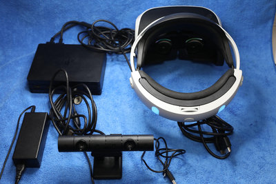 【SONY PS4/PS4 Pro/PS5/PC】PS VR 頭戴裝置/PS 攝影機同捆版 ZVR2版，功能正常配件完整，廉讓~