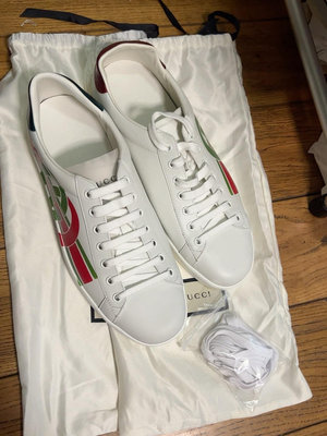 Gucci古馳小白鞋、系鞋帶、全新正品、沒盒子、有防塵袋。8