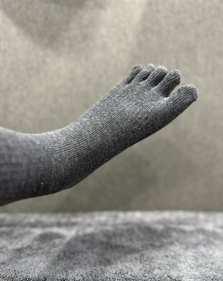【群益襪子工廠】五指長襪12雙440元(薄襪)；五指襪、五趾襪、長襪、除臭襪、腳臭、球襪、襪子、棉襪、厚襪、長襪、竹炭襪