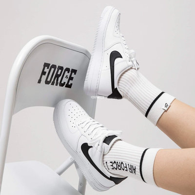Nike Air Force 1 Low White and Black 白黑 男女 滑板鞋 CT2302-100