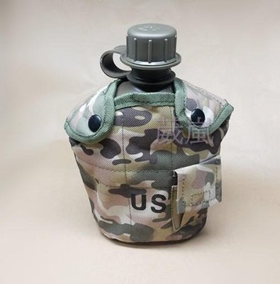 [01] 美軍 US 水壺 一公升 多地形(cosplay 軍人 士兵 WARGAME 鋼杯 軍用 水壺包 飯盒 軍品