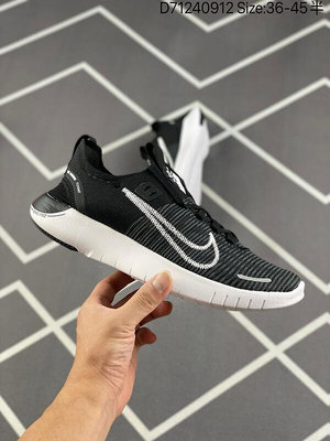 耐吉 Nike Free Run 5.0 赤足 5.0 慢跑鞋 黑白