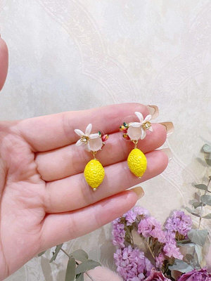 直購#Les Nereides 檸檬花朵鑲鉆寶石 耳環耳夾 甜美可愛氣質