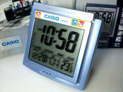 CASIO鬧鐘專賣店 地球儀鐘錶 貪睡 超大字幕 溫度、日期 上班族 學生必備 公司貨 DQ-750F-2A