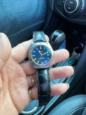 x精工ALBA雅柏系列石英錶錶徑在40左右，典型的男款錶，鈦合