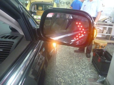 (柚子車舖)豐田 2004-2007 WISH 鍍鉻雙箭頭LED方向燈後視鏡片-可到府安裝 (專用卡榫式) b